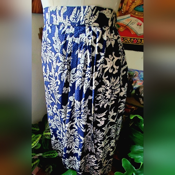 Carlisle vintage silk skirt - Picture 3 of 12